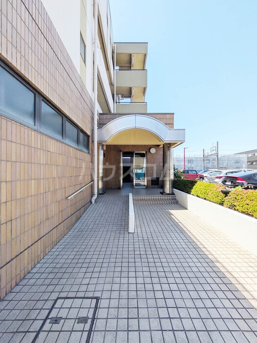 26/30 エントランス