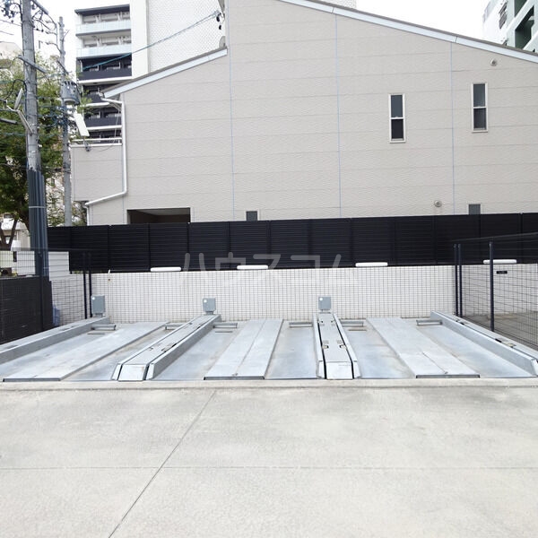 17/23 駐車場