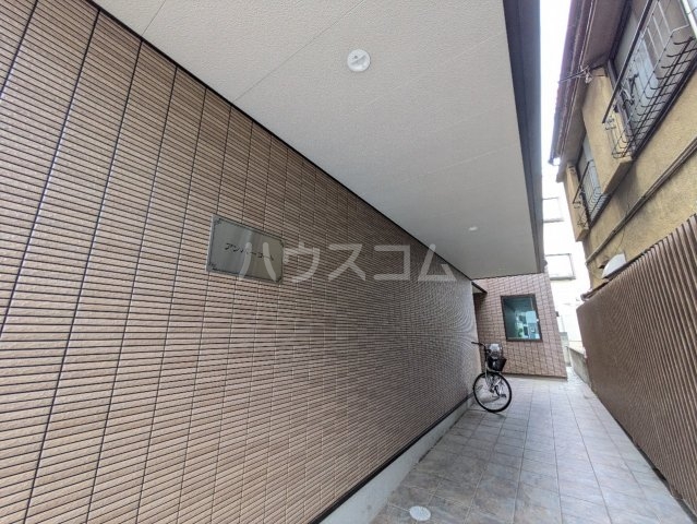 2/5 エントランス