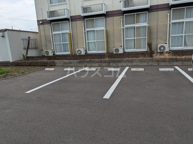 28/30 駐車場