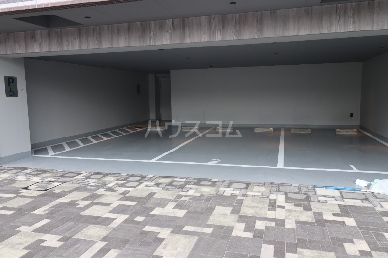 2/4 駐車場