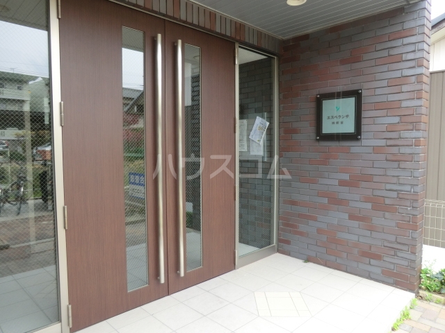 23/29 エントランス