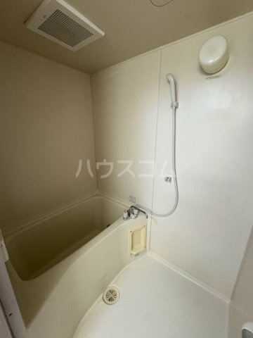 13/30 浴室