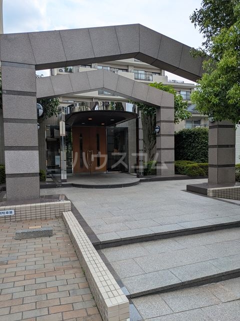 2/3 エントランス