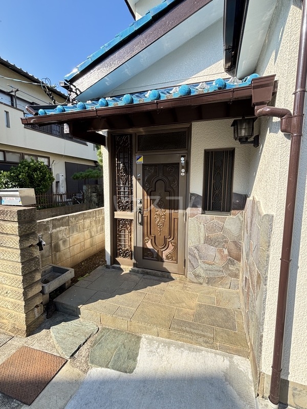 13/18 エントランス