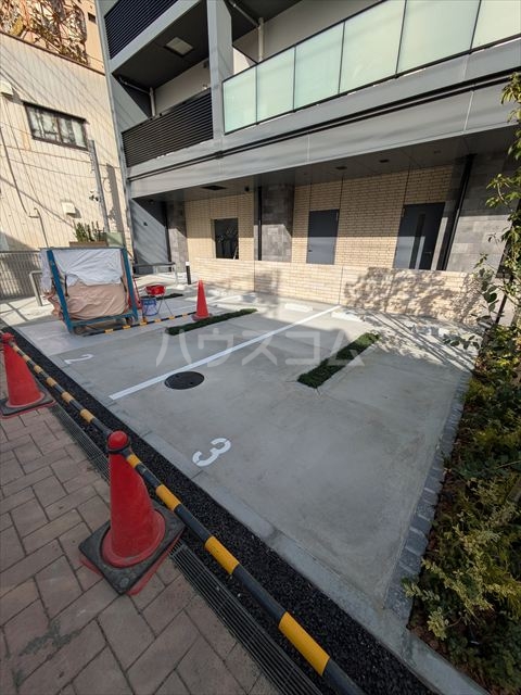 27/30 駐車場