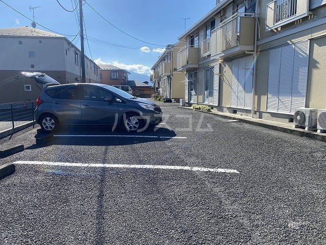25/26 駐車場