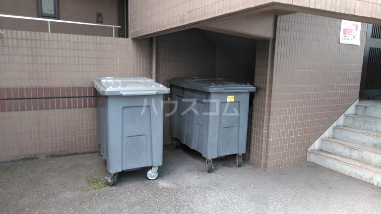 3/4 エントランス