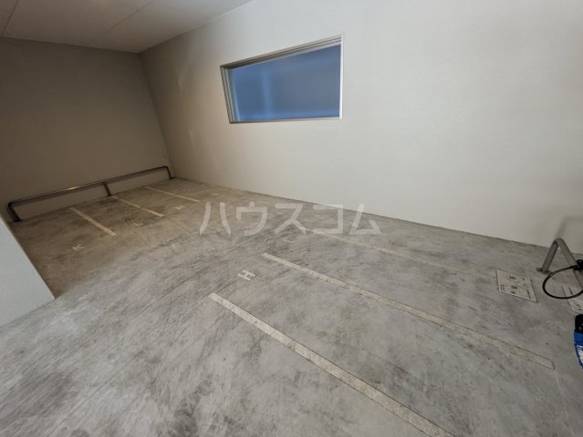 23/30 駐車場
