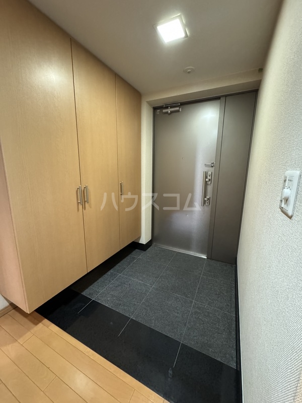 13/29 玄関
