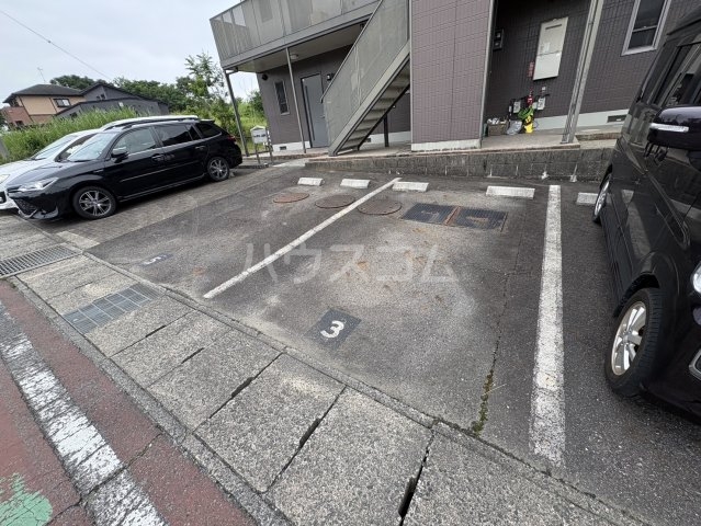 26/30 駐車場