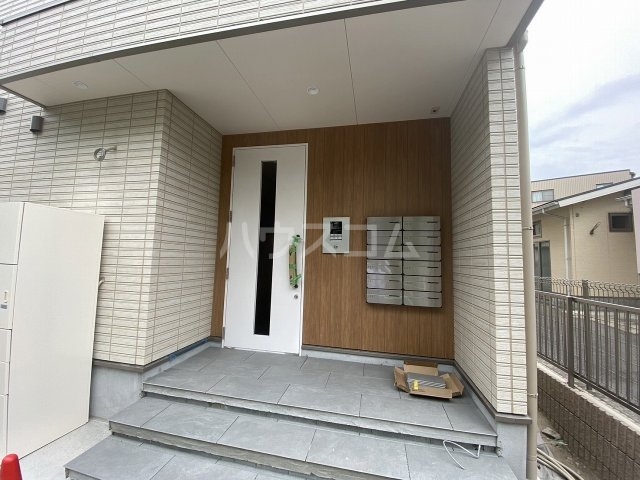 13/22 エントランス
