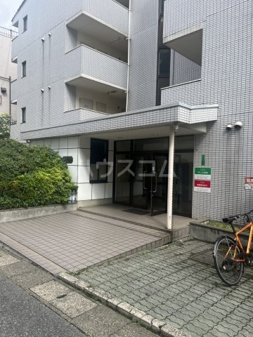 22/30 エントランス