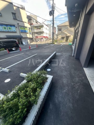 27/30 駐車場