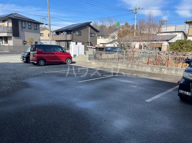 25/28 駐車場