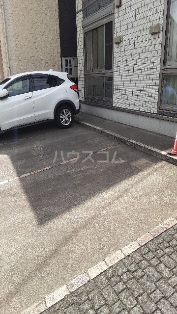 19/27 駐車場