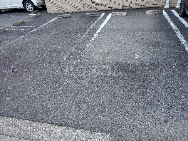 18/24 駐車場