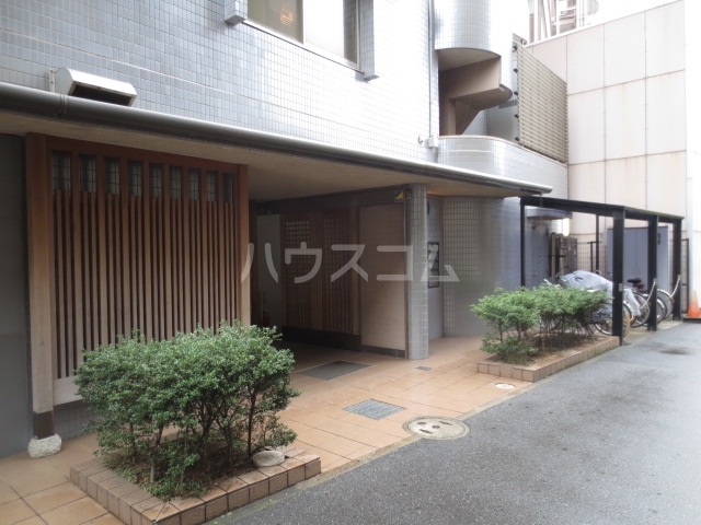 14/18 エントランス