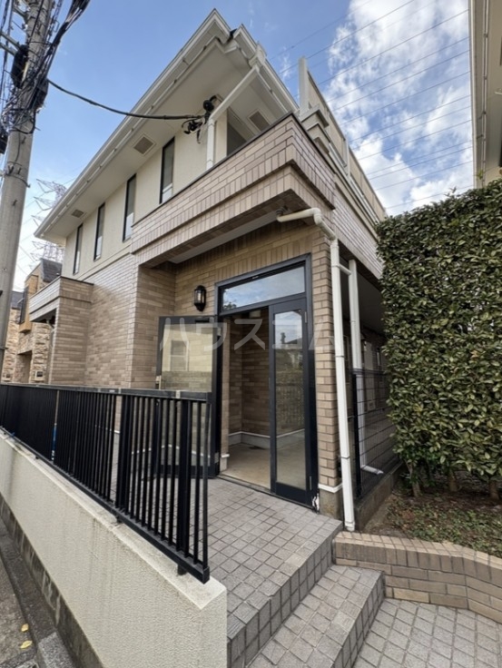 13/19 エントランス