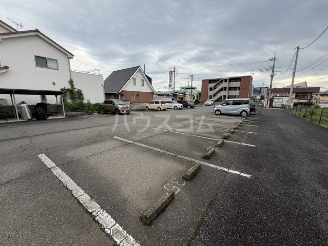 2/3 駐車場