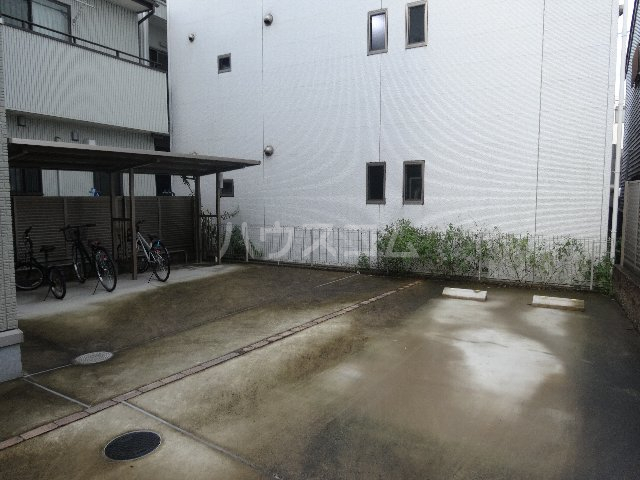 28/30 駐車場