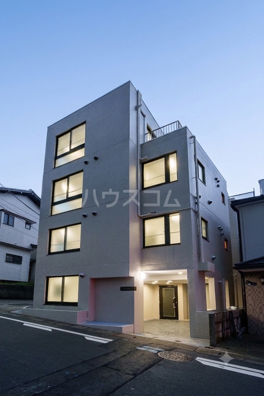 13/19 エントランス