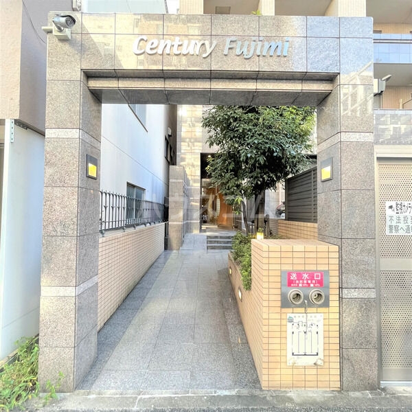 16/22 エントランス