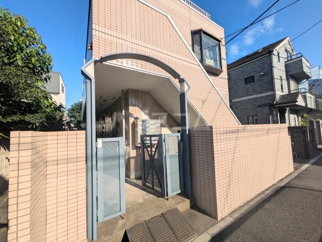 21/25 エントランス