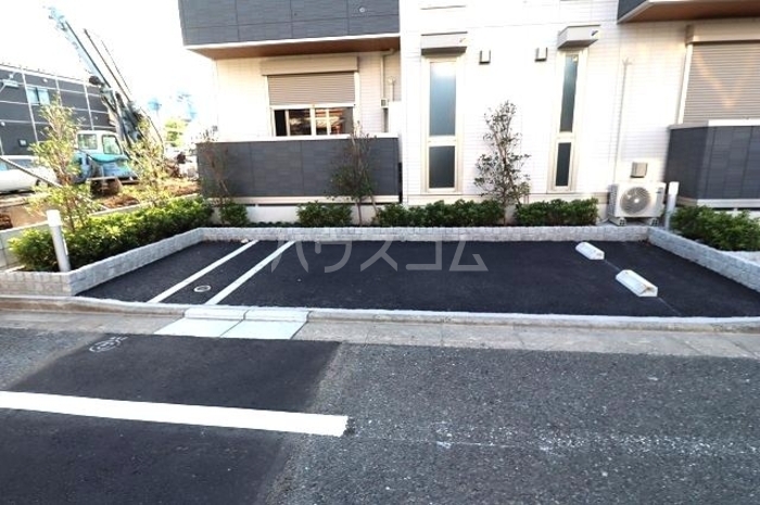 18/23 駐車場