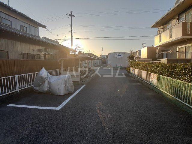 25/30 駐車場