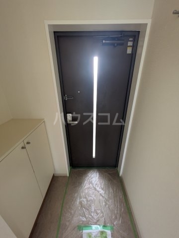 16/30 玄関