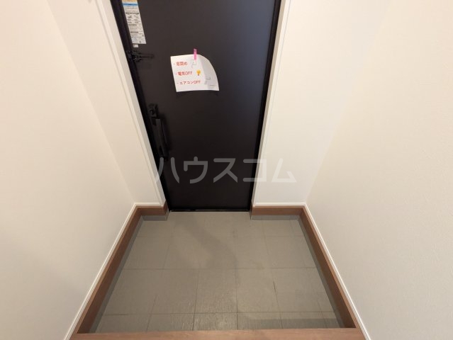 13/30 玄関