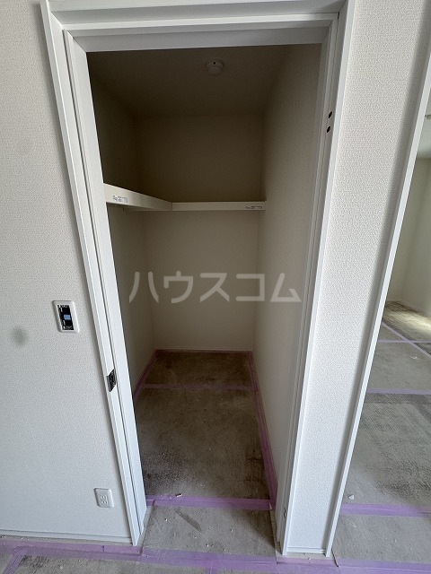 13/30 収納