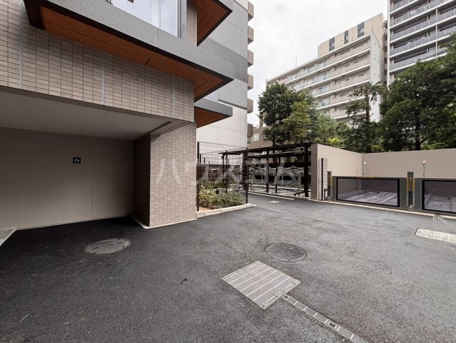 28/30 駐車場