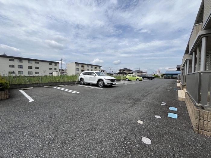 17/23 駐車場