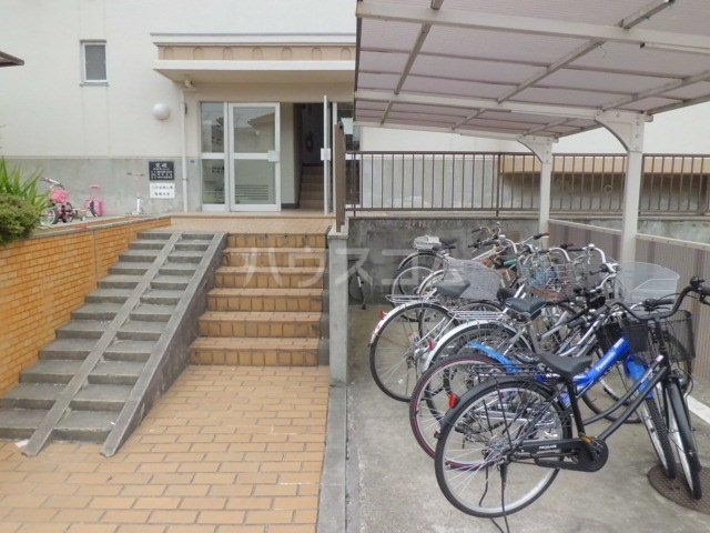 17/24 エントランス