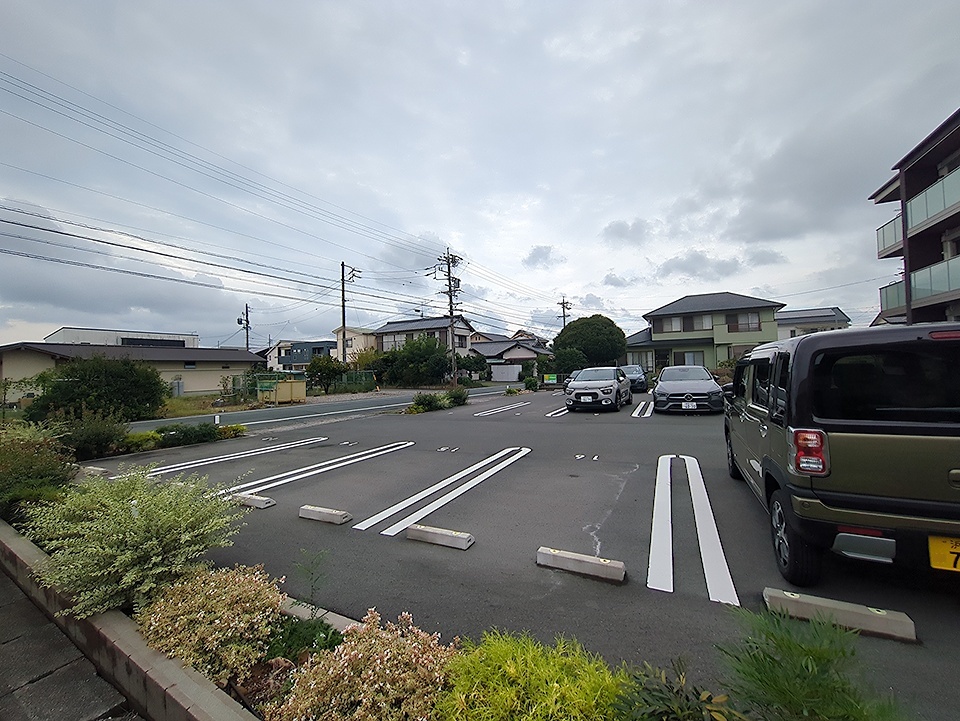 20/30 駐車場