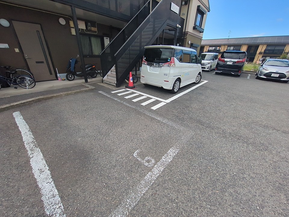 17/23 駐車場