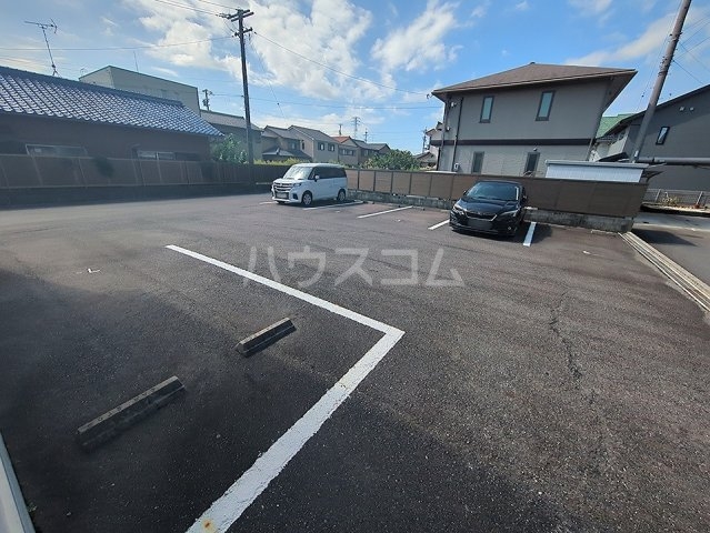 16/20 駐車場