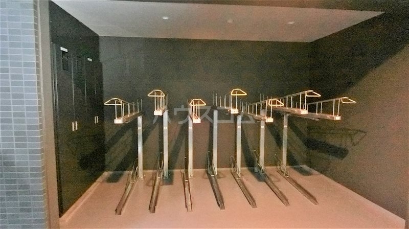 13/22 エントランス