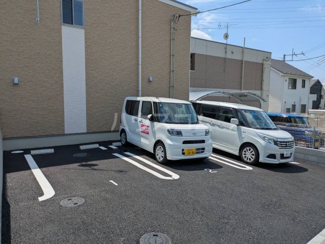 23/30 駐車場