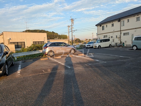 27/30 駐車場