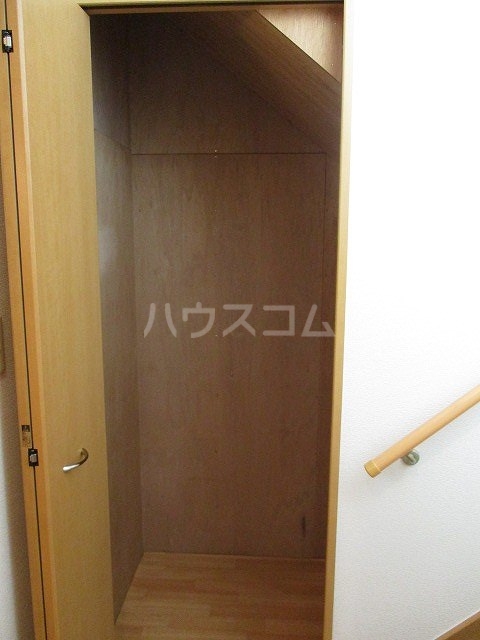 13/30 収納