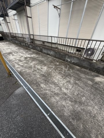 16/25 駐車場
