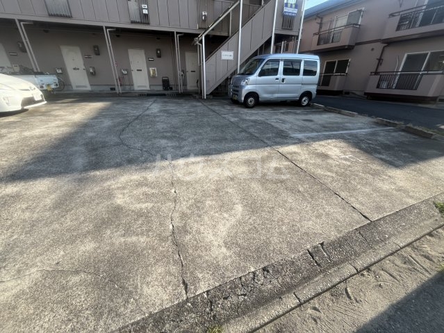 22/29 駐車場