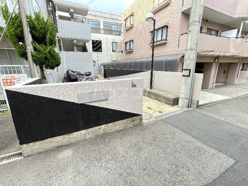 21/29 エントランス