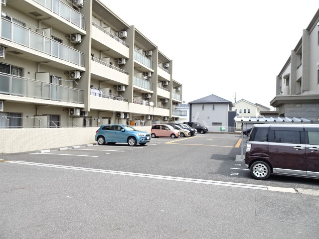 18/25 駐車場