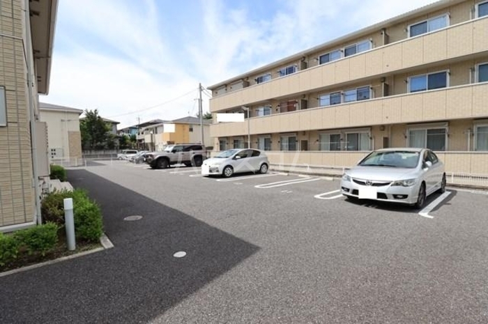 16/20 駐車場