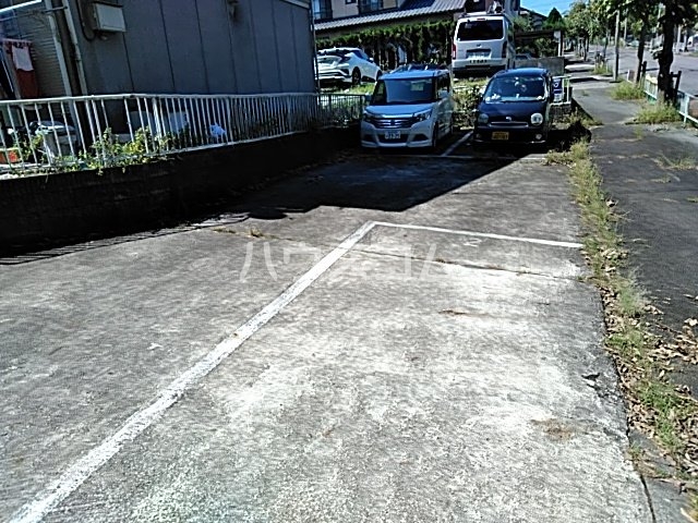 19/26 駐車場