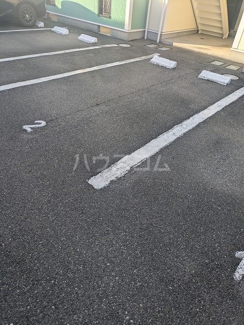 2/3 駐車場